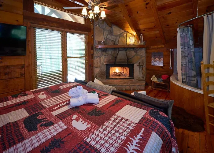 Gatlinburg Area Hottub Cabin - Ladyslipper