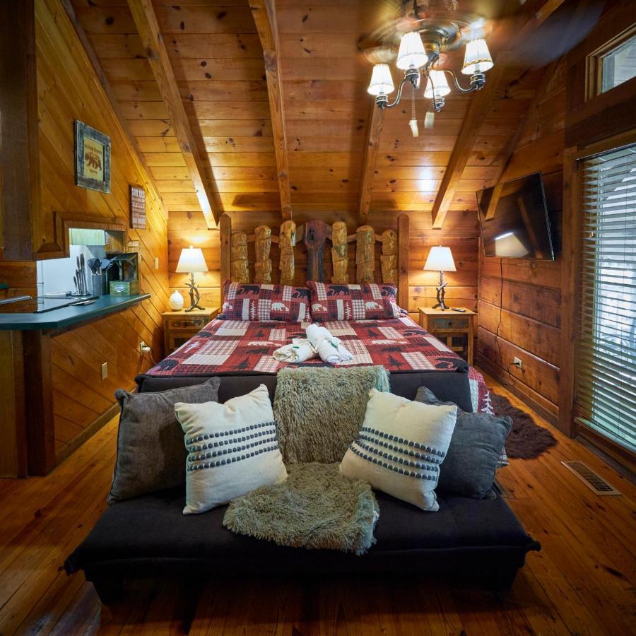 Gatlinburg Area Hottub - Ladyslipper Chalet Sevierville