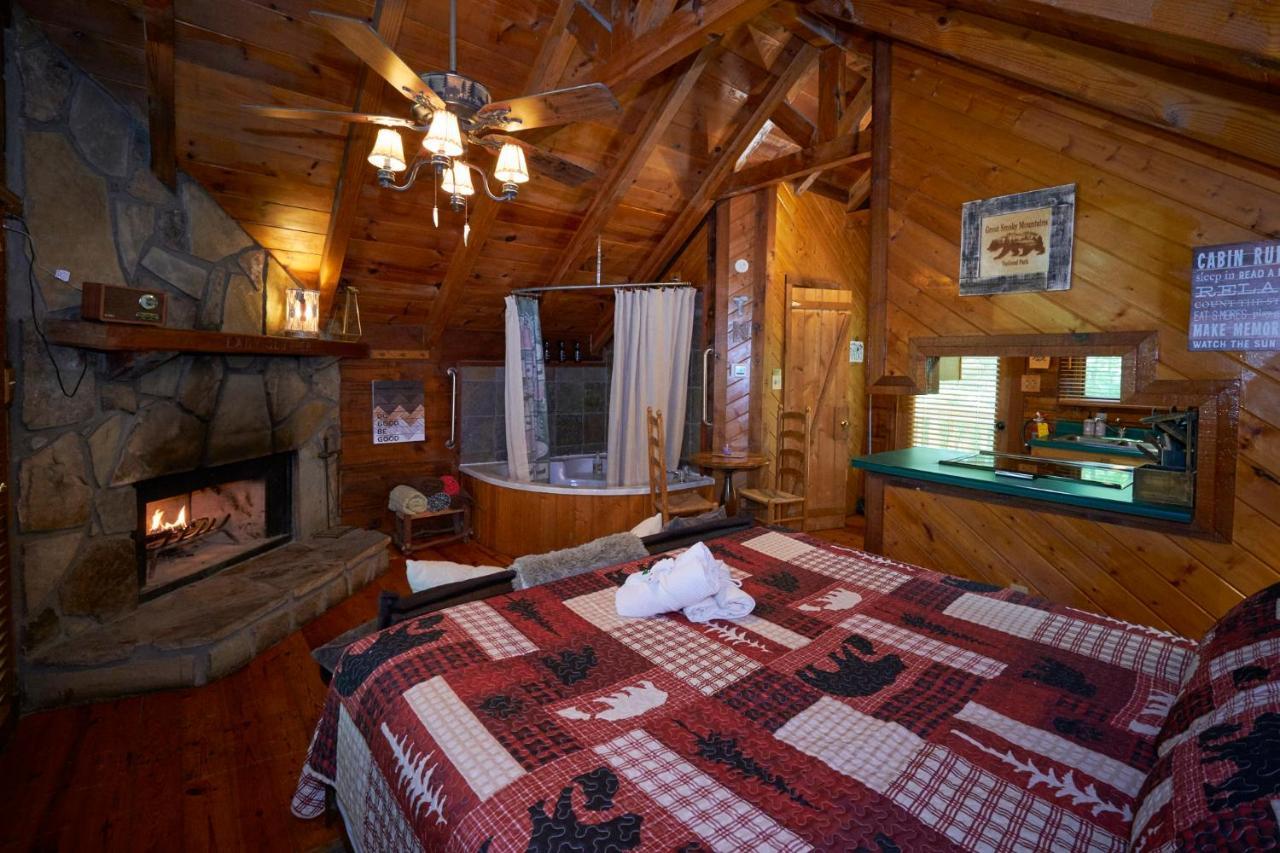 Gatlinburg Area Hottub - Ladyslipper Chalet Sevierville