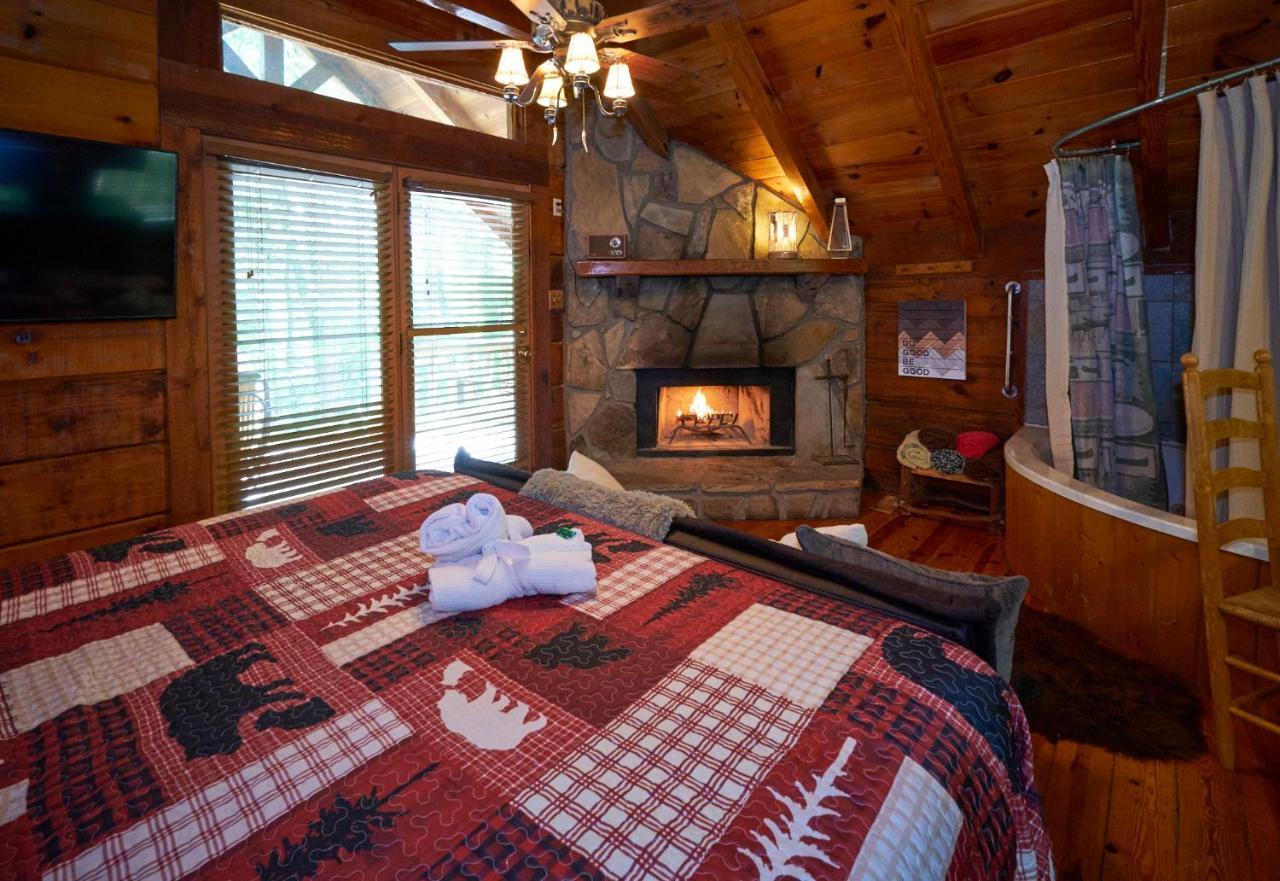 Gatlinburg Area Hottub - Ladyslipper Chalet