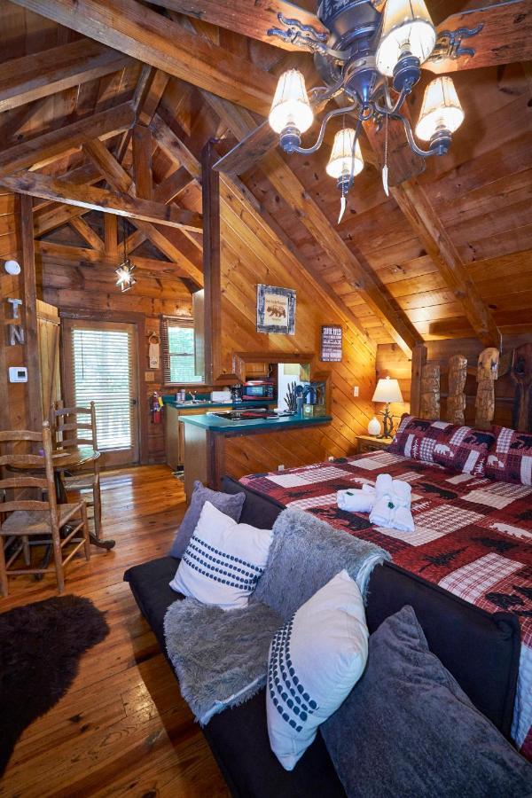 Chalet Gatlinburg Area Hottub - Ladyslipper Sevierville